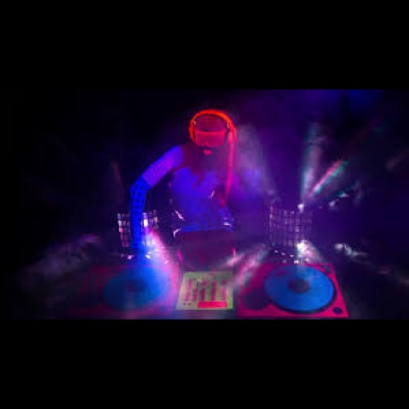 Meet your Posher, Yo - Picture 1 of 3